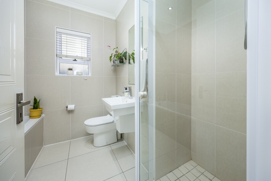 3 Bedroom Property for Sale in Sunningdale Western Cape